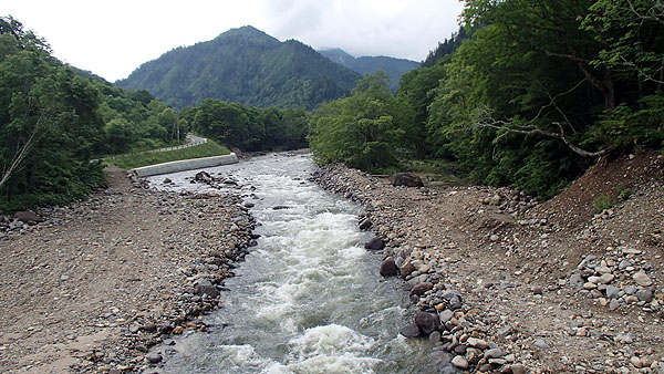 新しい県境の橋から見た風景
